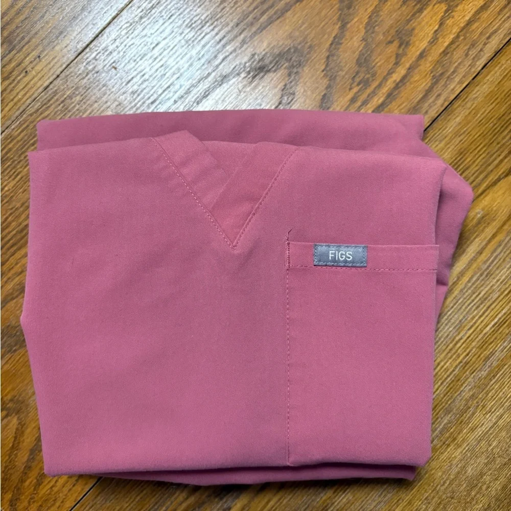 FIGS Rose Quartz Scrub Set - V-Neck Top & Jogger Pants